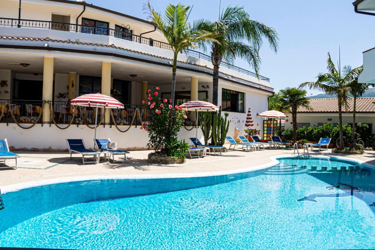 Hotel L'Ancora Капо-Ватикано Екстер'єр фото