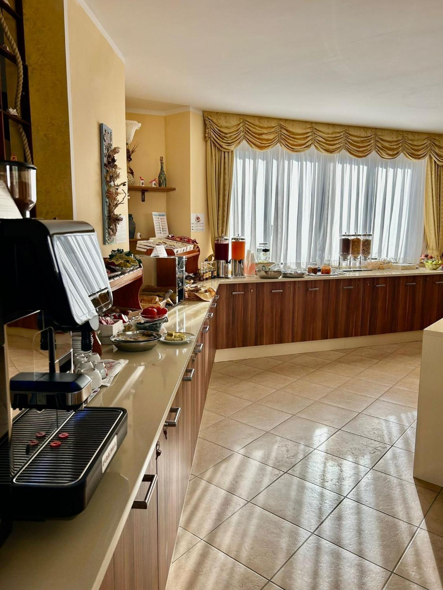 Hotel L'Ancora Капо-Ватикано Екстер'єр фото