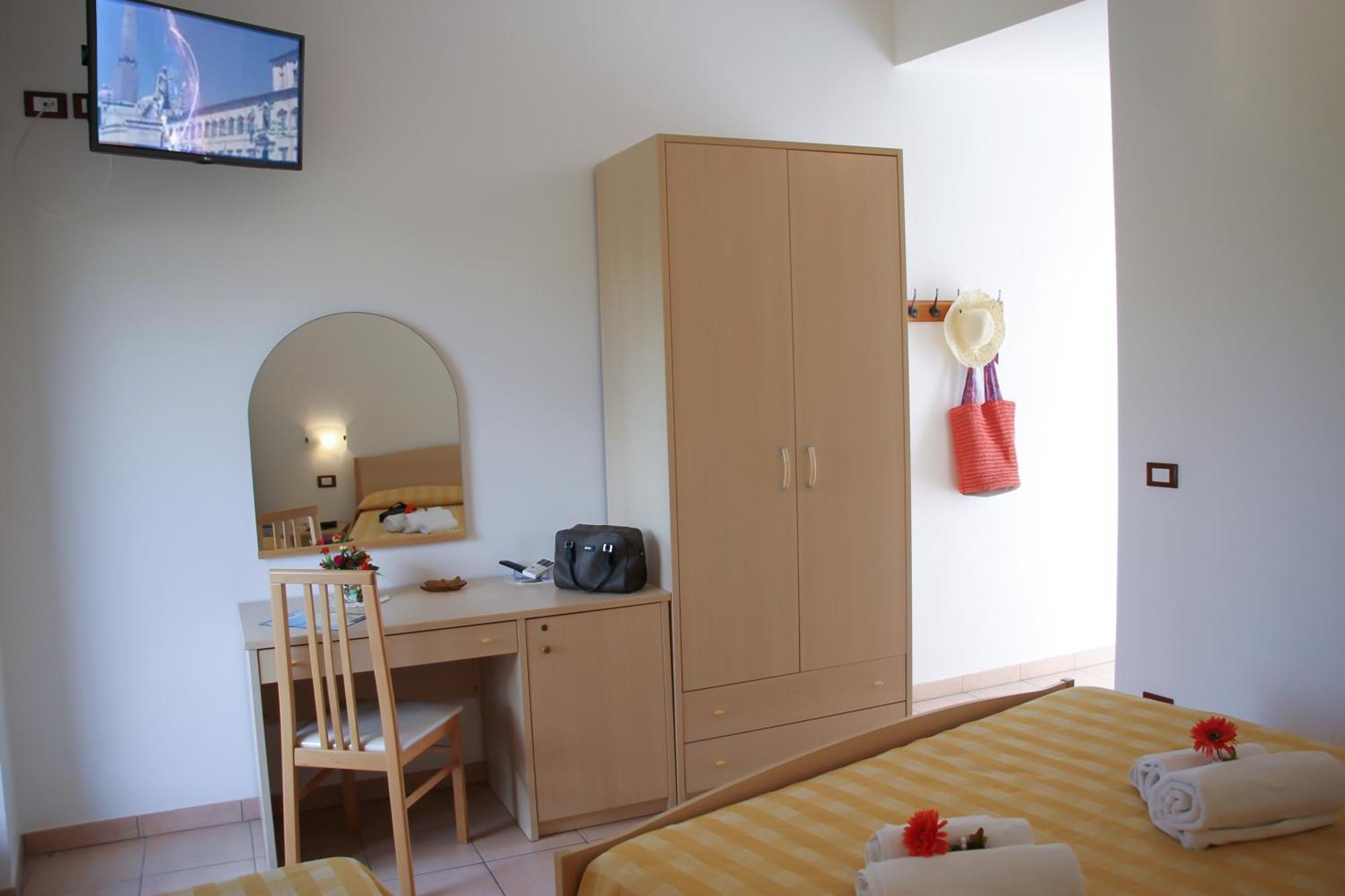 Hotel L'Ancora Капо-Ватикано Екстер'єр фото