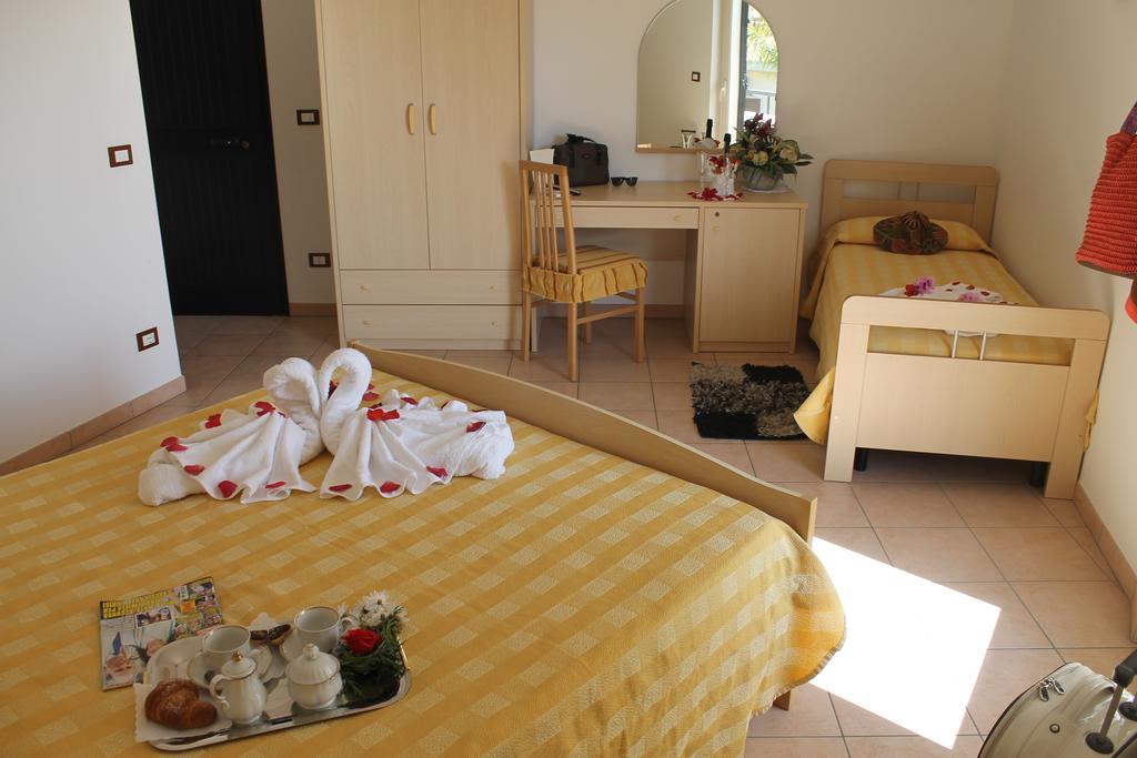 Hotel L'Ancora Капо-Ватикано Екстер'єр фото